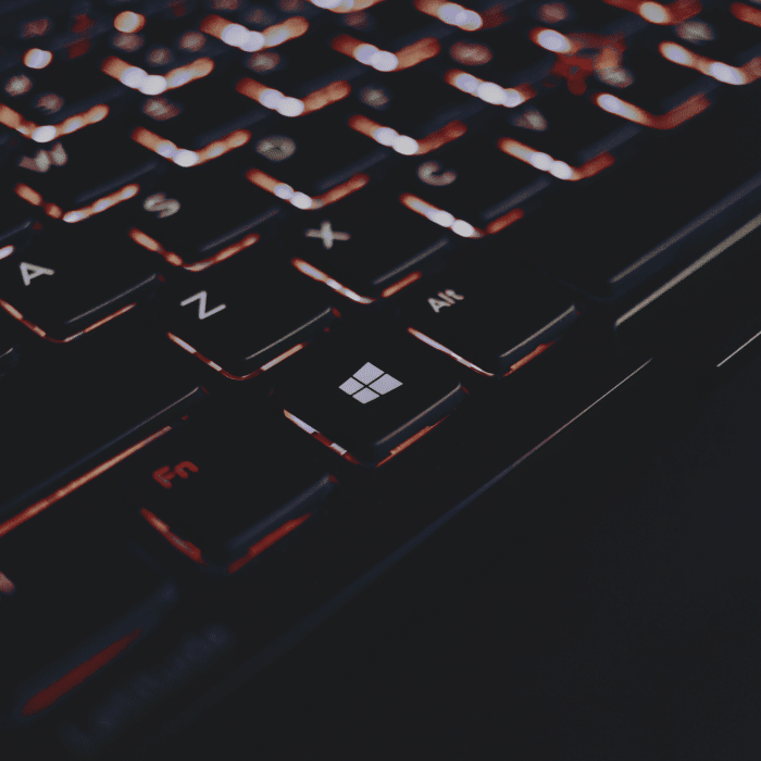A black window's keyboard with orange backlighting. » admin by request