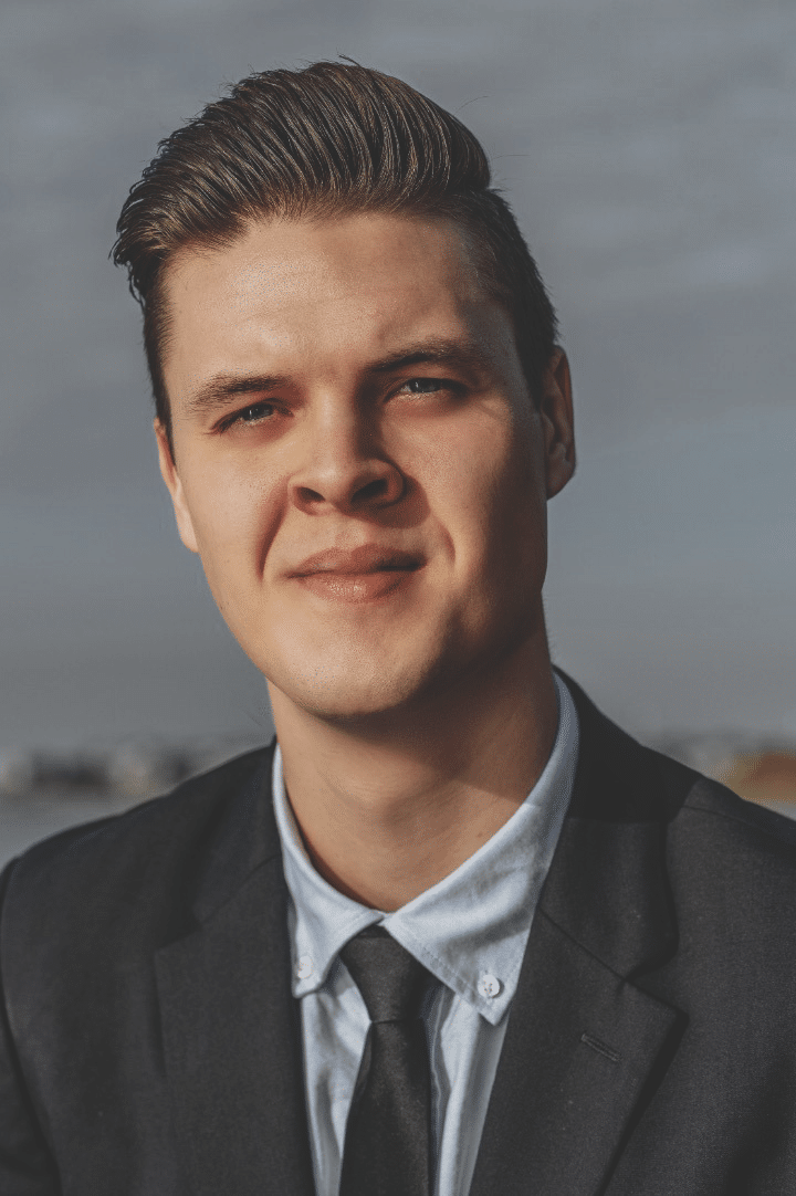 Headshot of Nicklas - Executive.